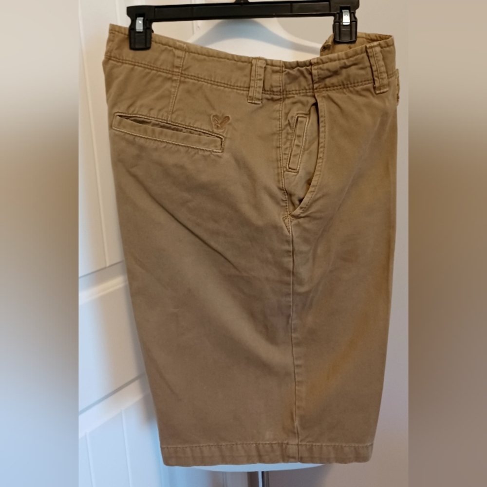 AMERICAN EAGLE LONG BOARD CAMEL COLOR SHORTS SZ 33 WAIST #G2